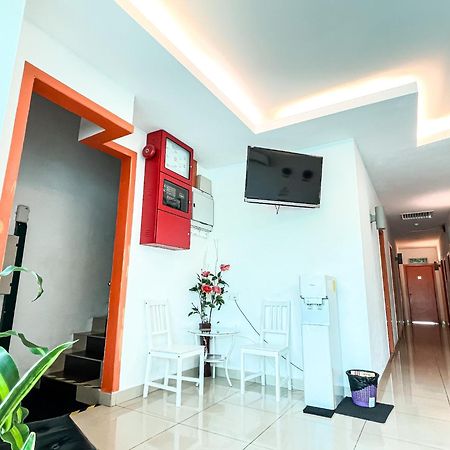 1 Hotel Mahkota Черас Экстерьер фото