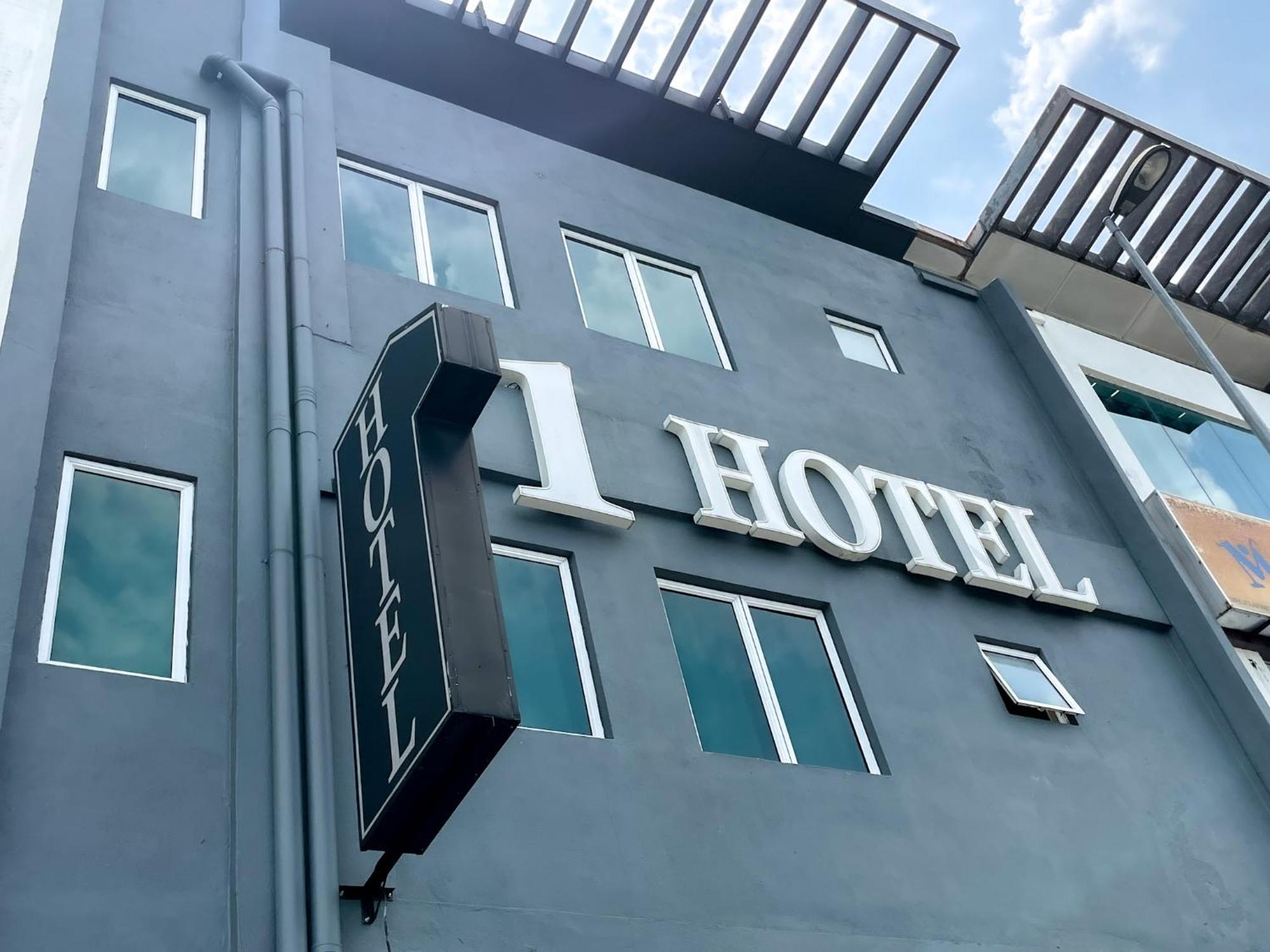 1 Hotel Mahkota Черас Экстерьер фото