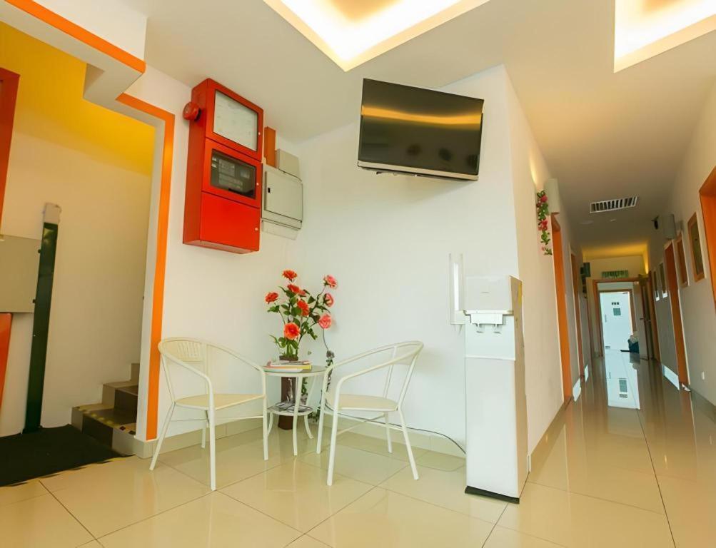 1 Hotel Mahkota Черас Экстерьер фото