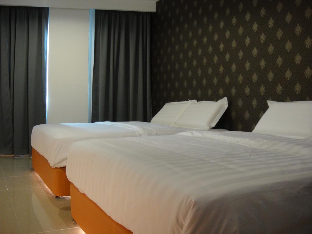 1 Hotel Mahkota Черас Экстерьер фото