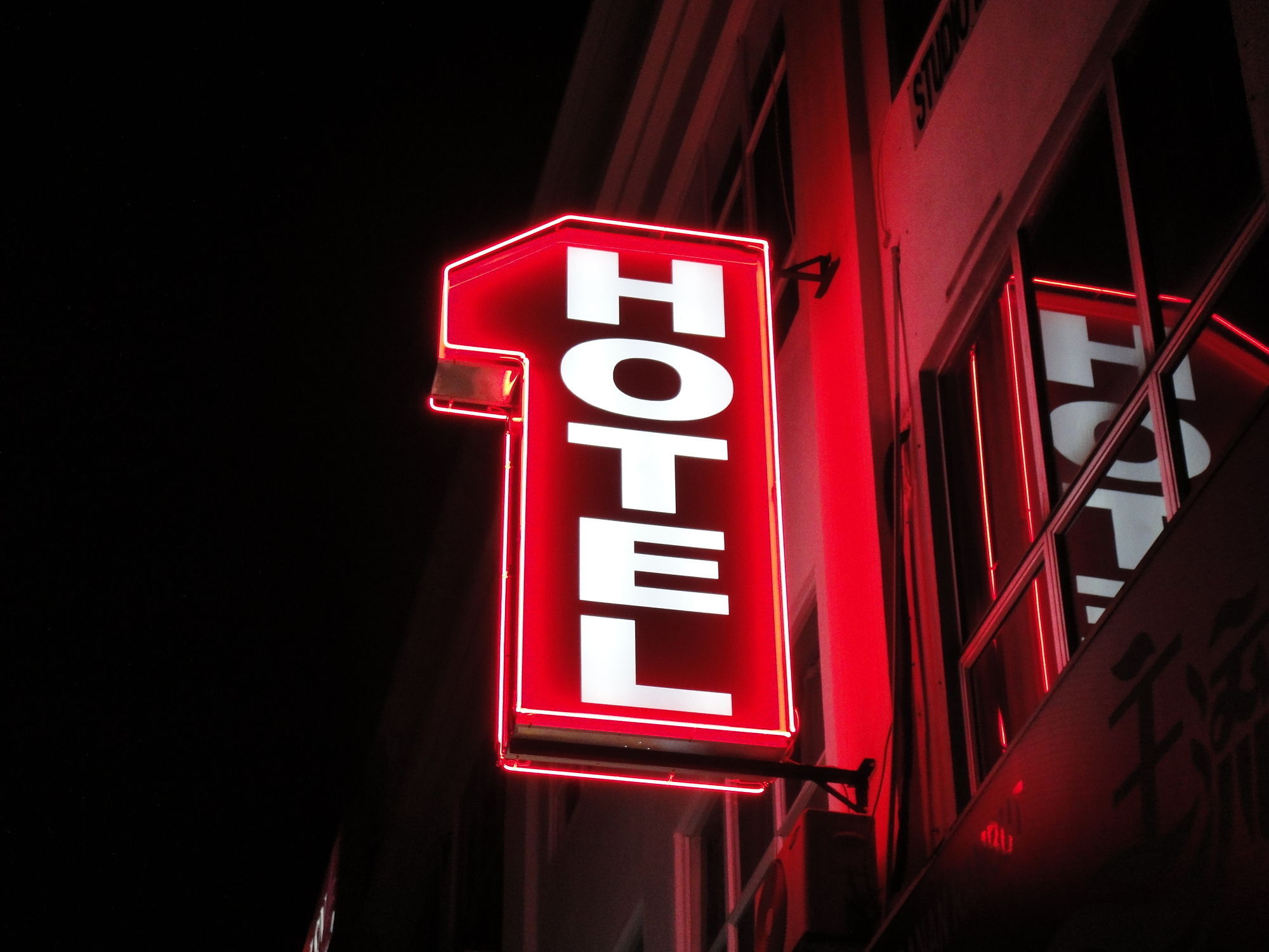 1 Hotel Mahkota Черас Экстерьер фото